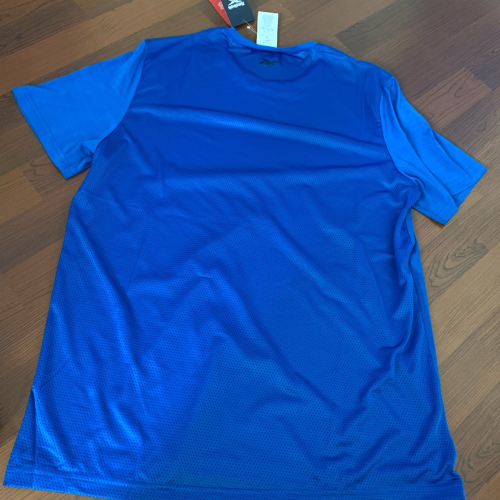 New Reebok Tee - Picture 2 of 5